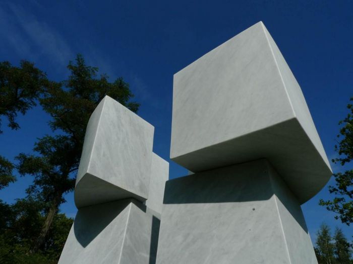 Gate of Silence, Marble 2009, H 3,6 m, Nordart Germany