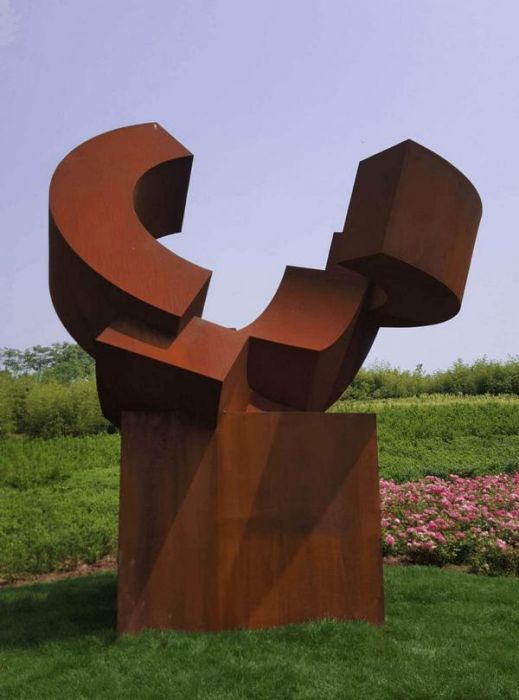 Connecting Continents, Corten steel 2016, H 4,5 m, Yiwu Sculpture Park, Zhejiang China